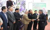 در چهارمین رویداد دانش‌بنیان و جشنواره زنجیره ارزش زعفران استان خراسان شمالی از جمعی از کشاورزان برتر و پیشکسوتان عرصه تولید زعفران استان، تجلیل به عمل آمد