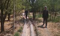 بازدید میدانی از پروژه احداث کانال بتنی روستای مشهد طرقی توسط کارشناس آب وخاک اداره و ناظرمشاور،نماینده پیمانکار