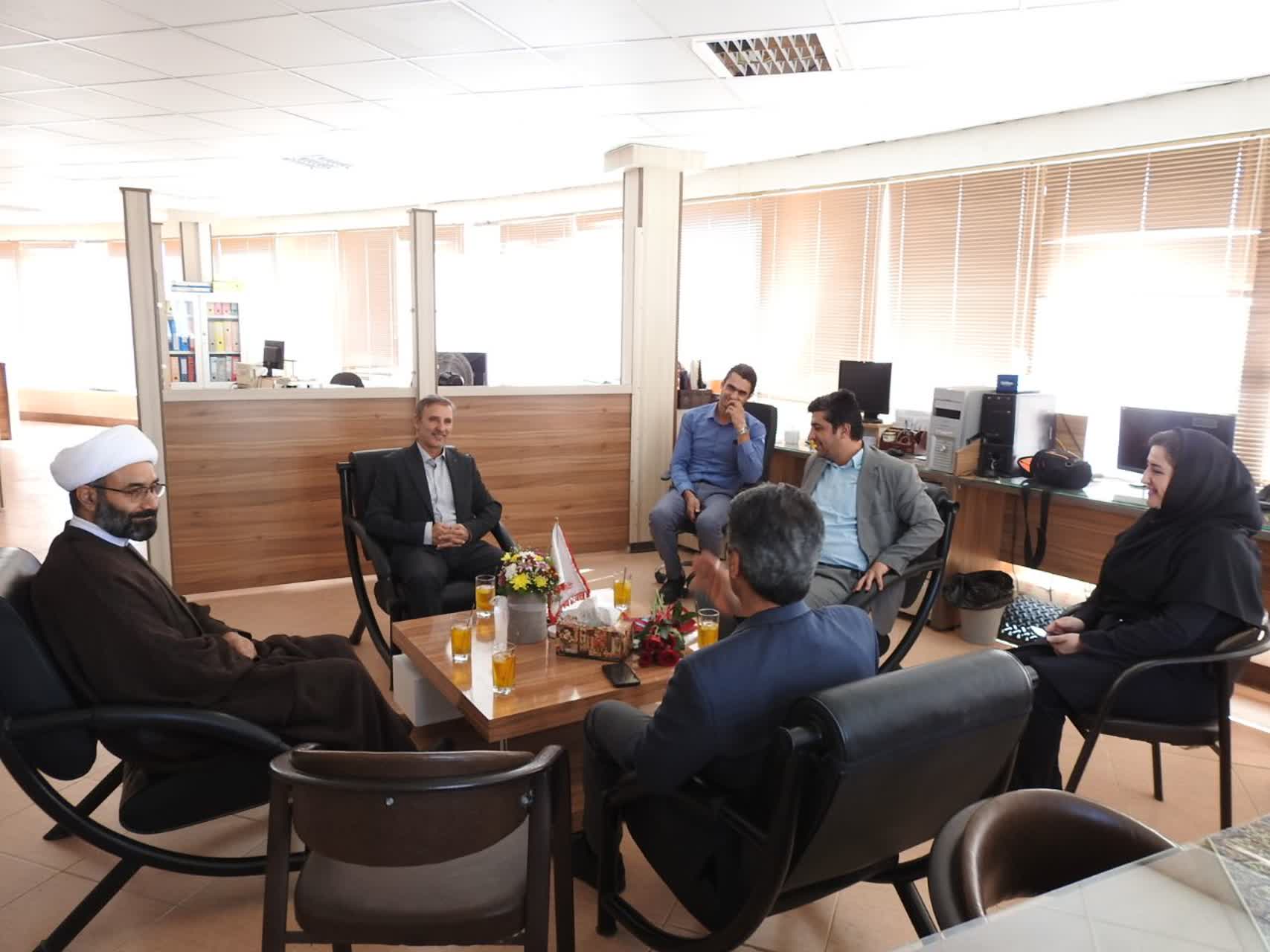 حضور مسئولان سازمان جهاد کشاورزی خراسان شمالی در تحریریه روزنامه اتفاقیه بمناسبت هفته خبرنگار 